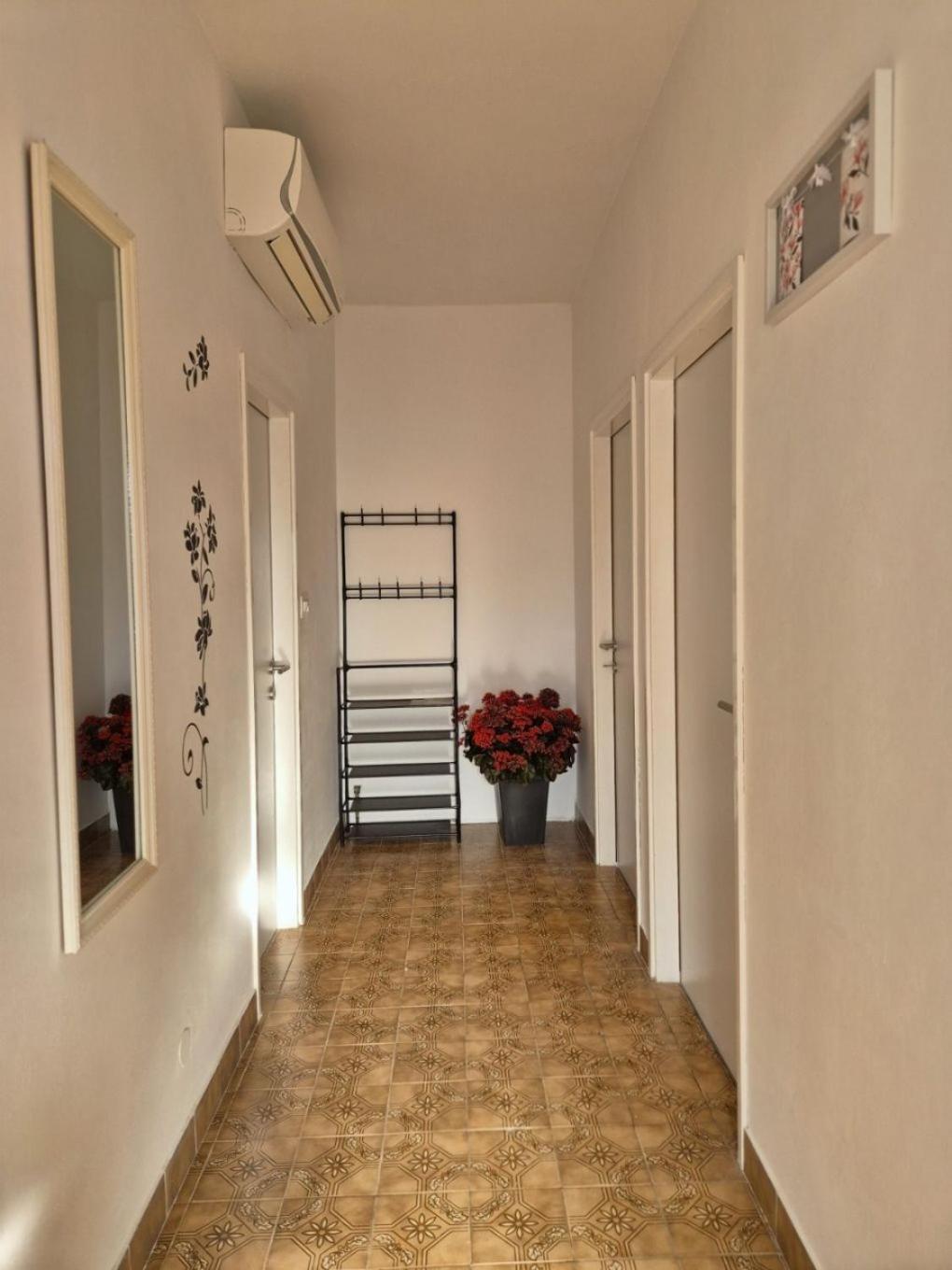 Apartments Josi - Parking And Barbecue Grebaštica Екстериор снимка